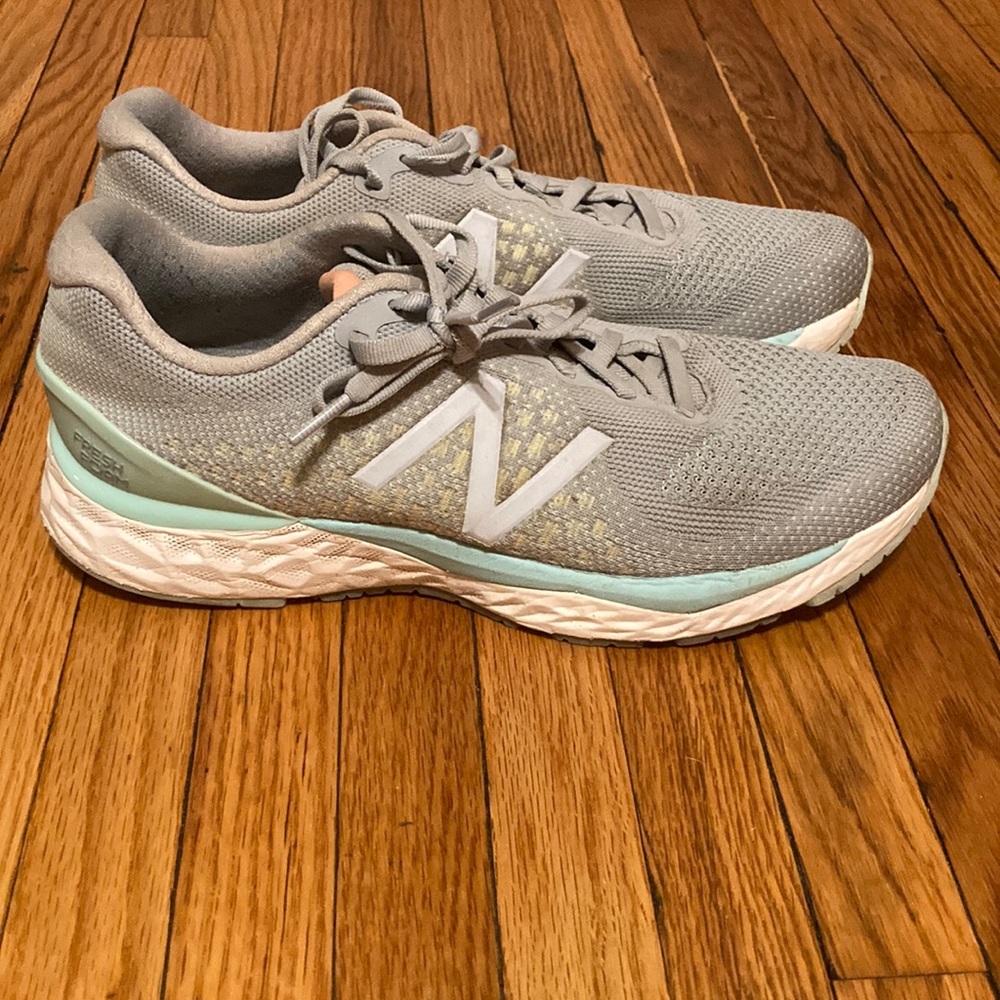 New Balance 880 Women’s Size 9